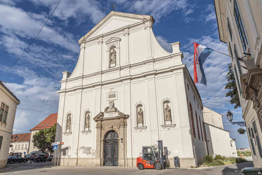 Croacia - Zagreb 54 - iglesia de Santa Catalina.jpg